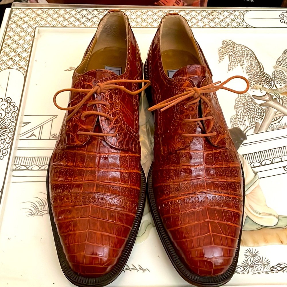 Lace up Crocodile shoes